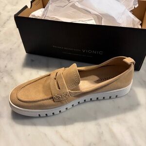 Bionic suede loafer